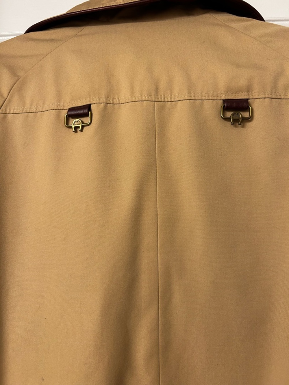 Vintage Etienne Aigner Trench Coat - Picture 5 of 9